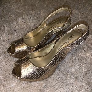 Lulu Townsend Gold Heels size 8